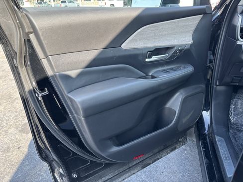 Used 2025 Toyota Grand Highlander Limited image 14