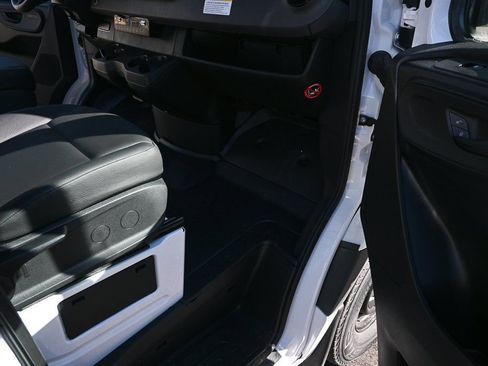 Used 2025 Mercedes-Benz Sprinter 2500 image 19