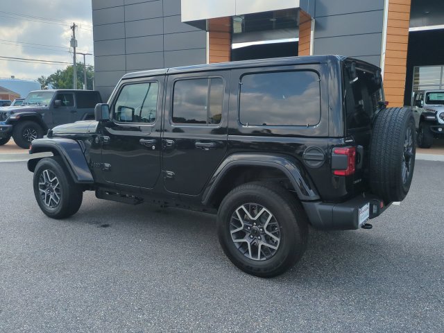 New 2026 Jeep Wrangler Unlimited Sahara w/ Technology Group AWD/4WD image 6