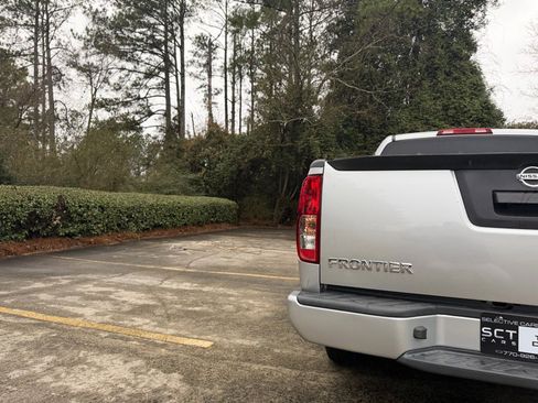 Used 2019 Nissan Frontier S image 8