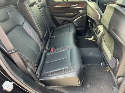 Used 2022 Jeep Grand Cherokee Summit w/ Advanced Protech Group IV AWD/4WD image 19