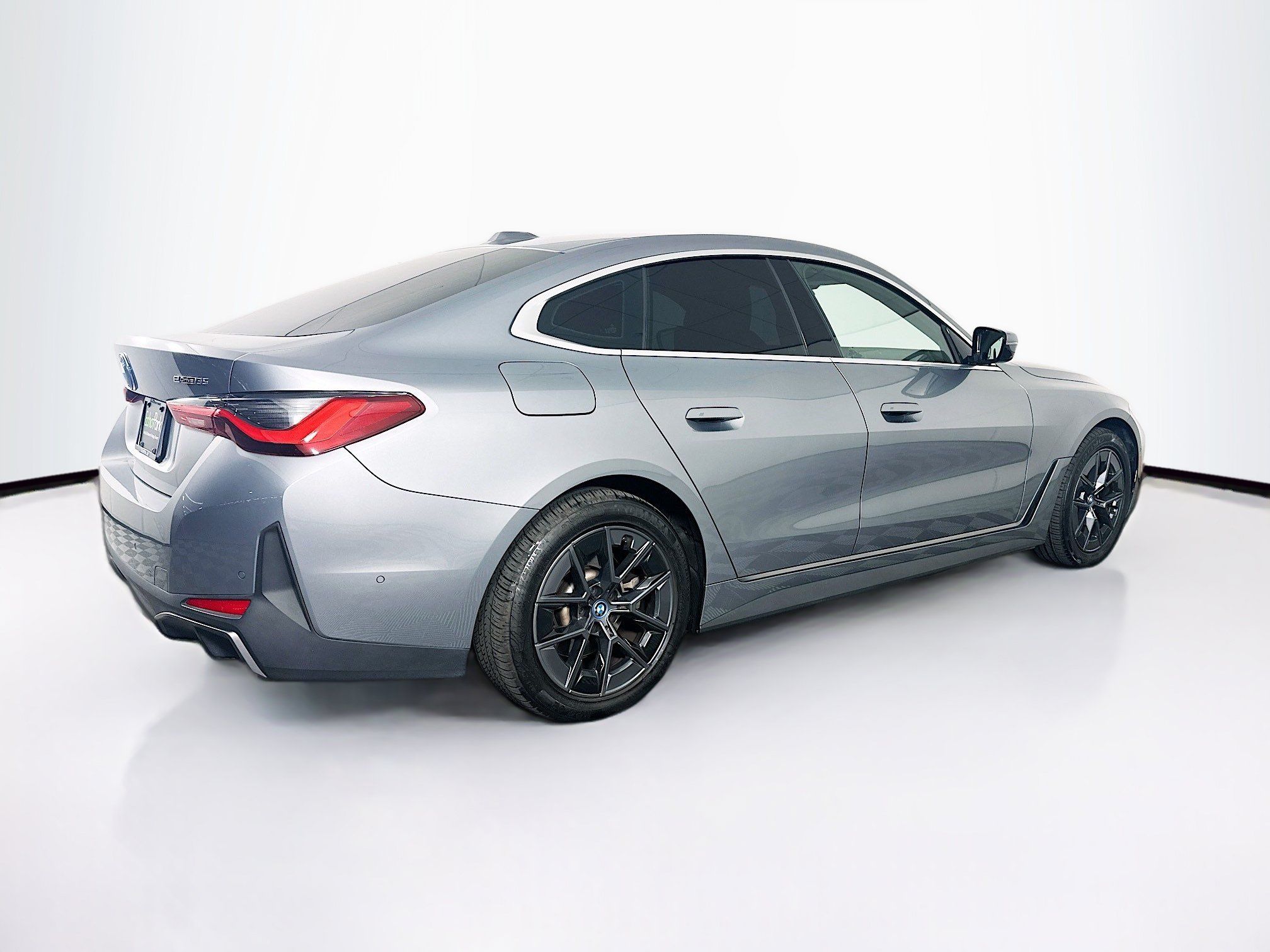 Used 2024 BMW i4 eDrive35 w/ Premium Package RWD image 9