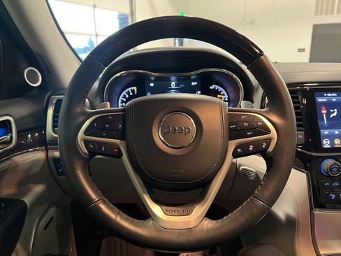 Used 2020 Jeep Grand Cherokee Summit image 11