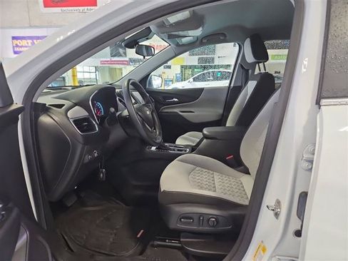 Used 2023 Chevrolet Equinox LT w/ Driver Convenience Package AWD/4WD image 6
