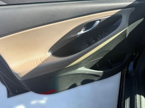 Used 2018 Hyundai Elantra GT w/ Style Package 02 image 11