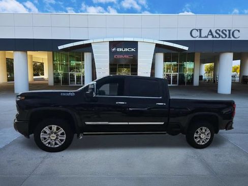 Used 2024 Chevrolet Silverado 2500 High Country AWD/4WD image 4