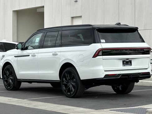 New 2026 Lincoln Navigator L Black Label AWD/4WD image 5