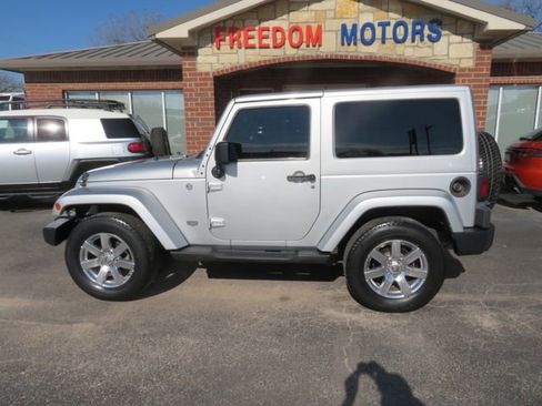 Used 2012 Jeep Wrangler Sahara w/ Connectivity Group image 9