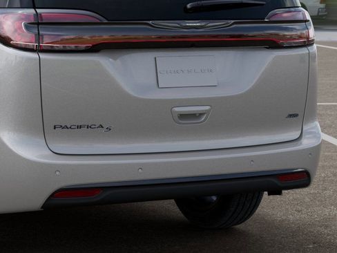 New 2026 Chrysler Pacifica Select w/ S Appearance Package AWD/4WD image 13