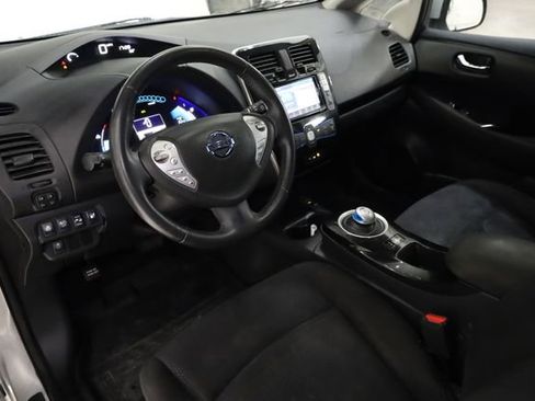 Used 2016 Nissan Leaf SV image 12