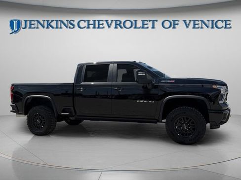 New 2026 Chevrolet Silverado 2500 ZR2 AWD/4WD image 3