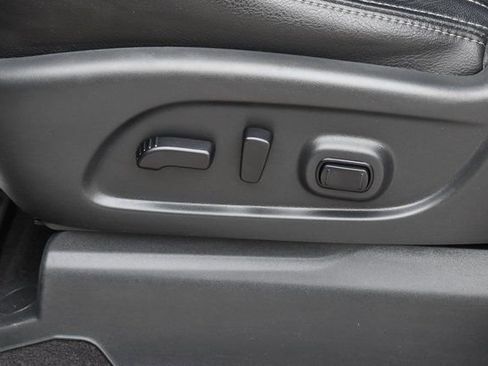 Used 2021 Nissan Titan SV w/ SV Convenience Package image 17