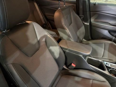 Used 2025 Buick Encore GX Preferred image 2