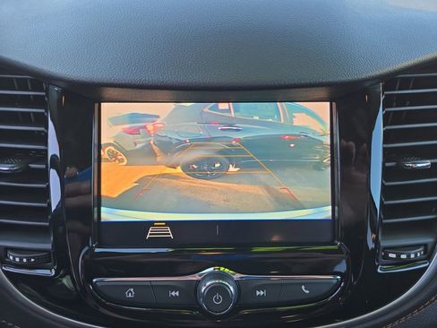 Used 2022 Chevrolet Trax LT w/ LT Convenience Package image 22