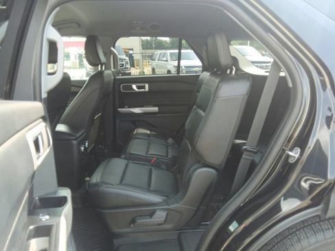 Used 2023 Ford Explorer XLT w/ Equipment Group 202A RWD image 32