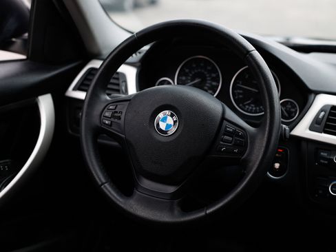 Used 2014 BMW 320i Sedan image 28