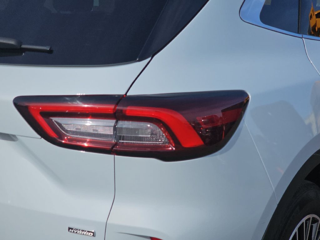 Used 2025 Ford Escape SE FWD image 42