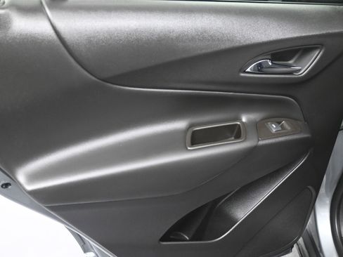 Used 2023 Chevrolet Equinox LT image 18