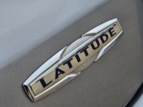 Used 2022 Jeep Compass Latitude image 16