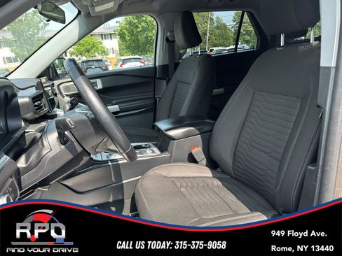 Used 2021 Ford Explorer XLT AWD/4WD image 13