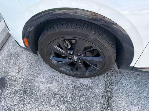 Used 2025 Buick Envision Sport Touring AWD/4WD image 9