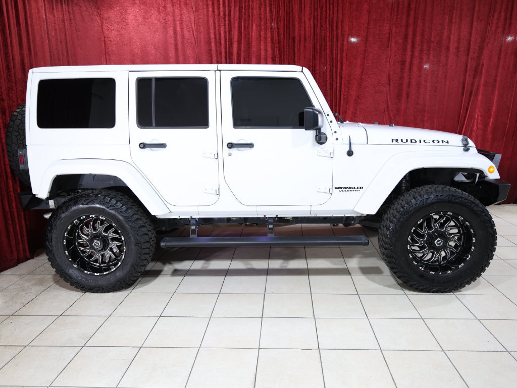 Used 2017 Jeep Wrangler Unlimited Rubicon w/ Connectivity Group AWD/4WD image 7