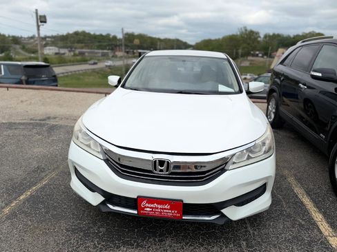 Used 2017 Honda Accord LX image 6
