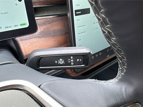 Used 2023 Rivian R1T Adventure image 29