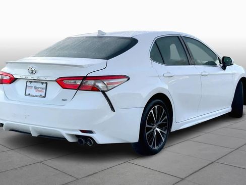 Used 2019 Toyota Camry SE image 12