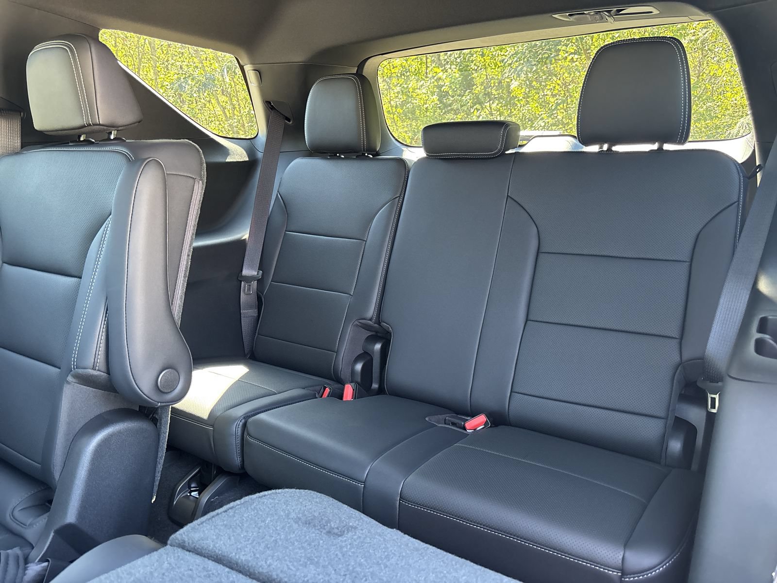 New 2027 Chevrolet Traverse LT FWD image 25
