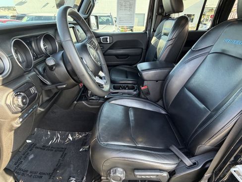 Used 2023 Jeep Wrangler Unlimited Rubicon 4xe AWD/4WD image 14
