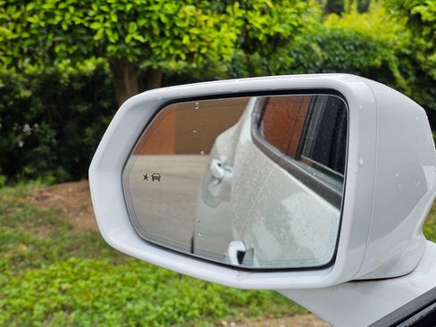 Used 2019 Chevrolet Blazer RS w/ Sun and Wheels Package image 9