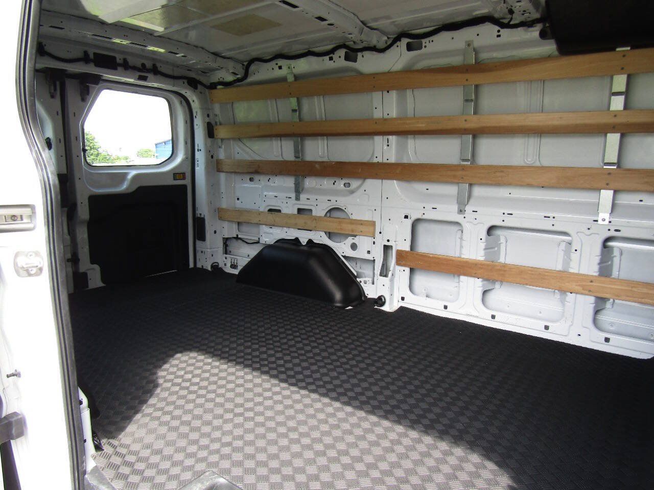 Used 2024 Ford Transit 250 Low Roof w/ Exterior Upgrade Package RWD image 26