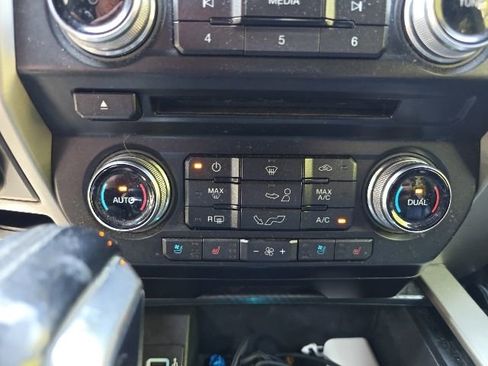Used 2018 Ford F150 Lariat w/ Equipment Group 502A Luxury AWD/4WD image 13