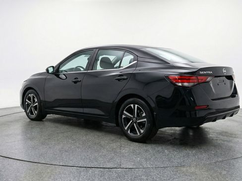 Used 2025 Nissan Sentra SV image 6