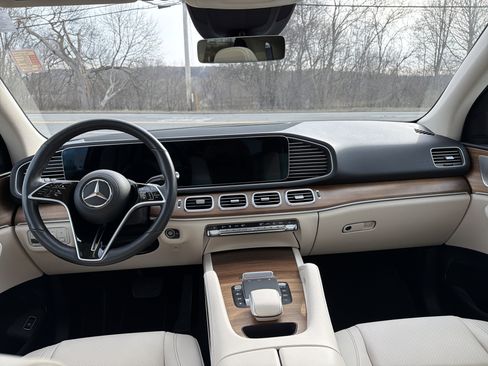 Certified 2024 Mercedes-Benz GLE 450 4MATIC image 11