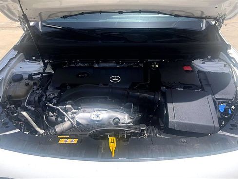 Used 2020 Mercedes-Benz GLB 250 image 13
