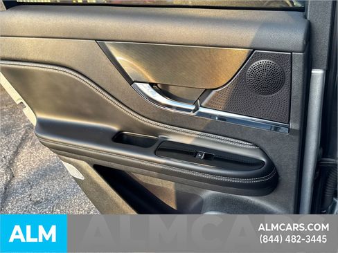 Used 2024 Lincoln Corsair AWD image 27