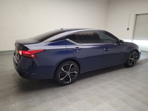Used 2023 Nissan Altima 2.5 SR FWD image 10