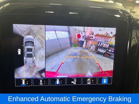 Used 2022 Chevrolet Traverse LT w/ LT Premium Package image 32