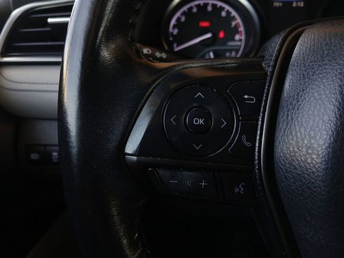 Used 2022 Toyota Camry SE FWD image 16
