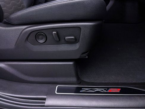 Used 2024 Chevrolet Silverado 1500 ZR2 w/ Technology Package image 40
