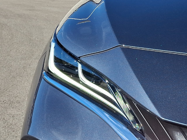 Certified 2023 Toyota Venza XLE AWD/4WD image 9