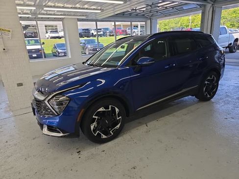 Used 2024 Kia Sportage SX FWD image 2