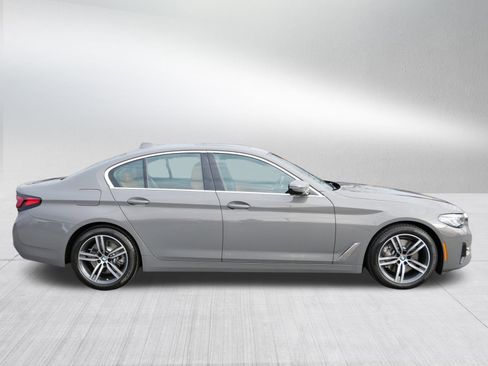 Used 2022 BMW 530i xDrive 530i xDrive w/ M Sport Package image 8