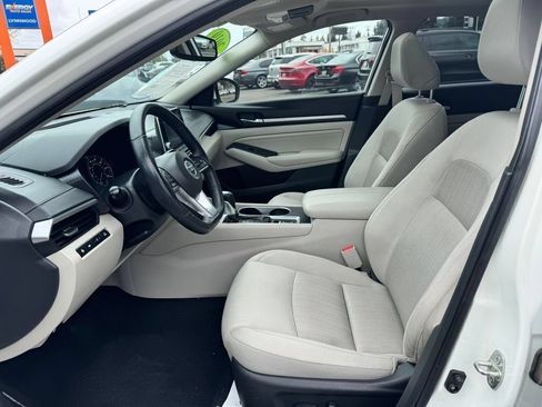 Used 2019 Nissan Altima 2.5 SV FWD image 19