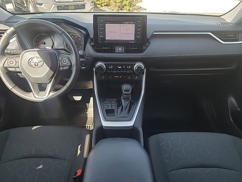 Used 2022 Toyota RAV4 XLE image 11