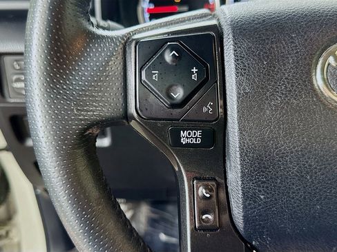 Used 2022 Toyota 4Runner TRD Off-Road AWD/4WD image 22