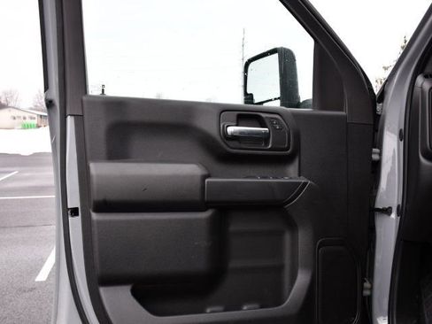 Used 2025 Chevrolet Silverado 2500 Custom w/ Custom Value Package image 12
