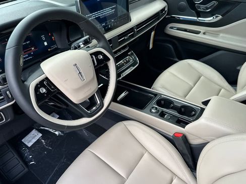 New 2025 Lincoln Corsair FWD image 12